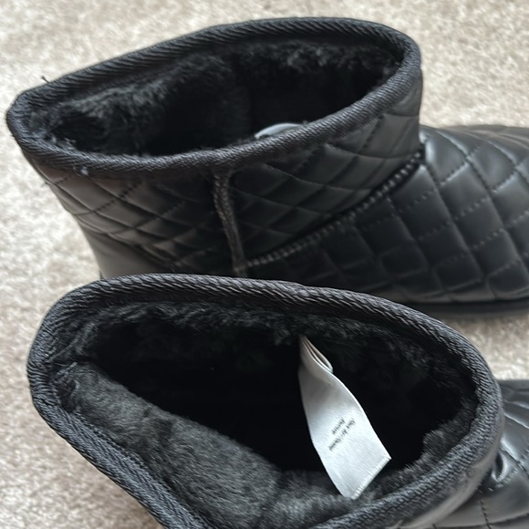 Vegan Leather Comfy cozy fur lined ankle bootie Sz 9 - Picture 7 of 16